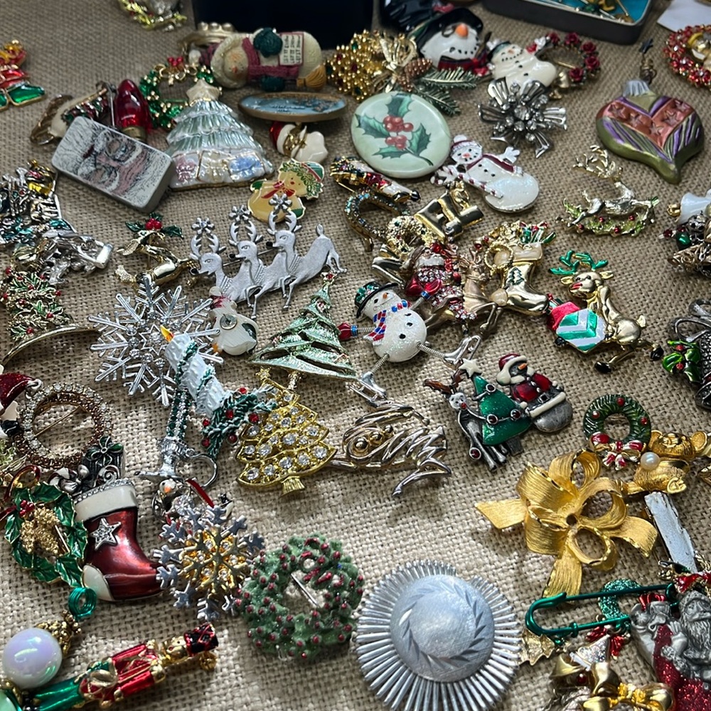 One Piece brooch